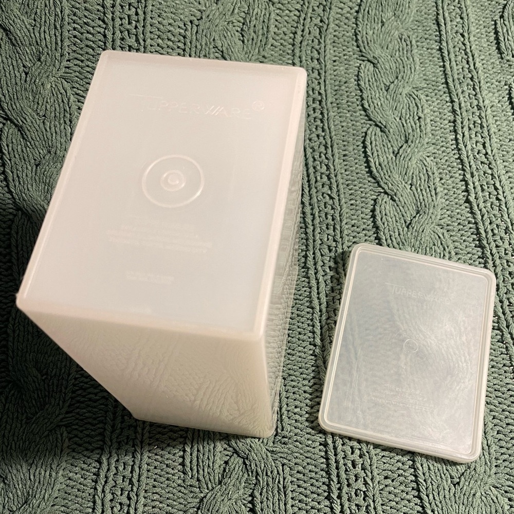 VTG Tupperware Ice Cream Keeper (Big Freeze/Freeze-N-Save) - Picture 2 of 7